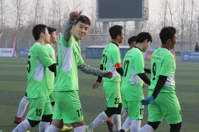 库里三节17+9+10新援22分 勇士大胜开拓者35分