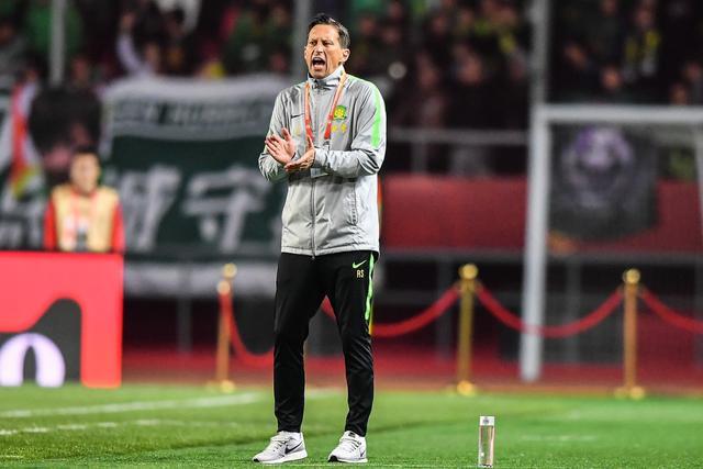 阿德巴约30+11热火胜步行者 活塞送猛龙6连败